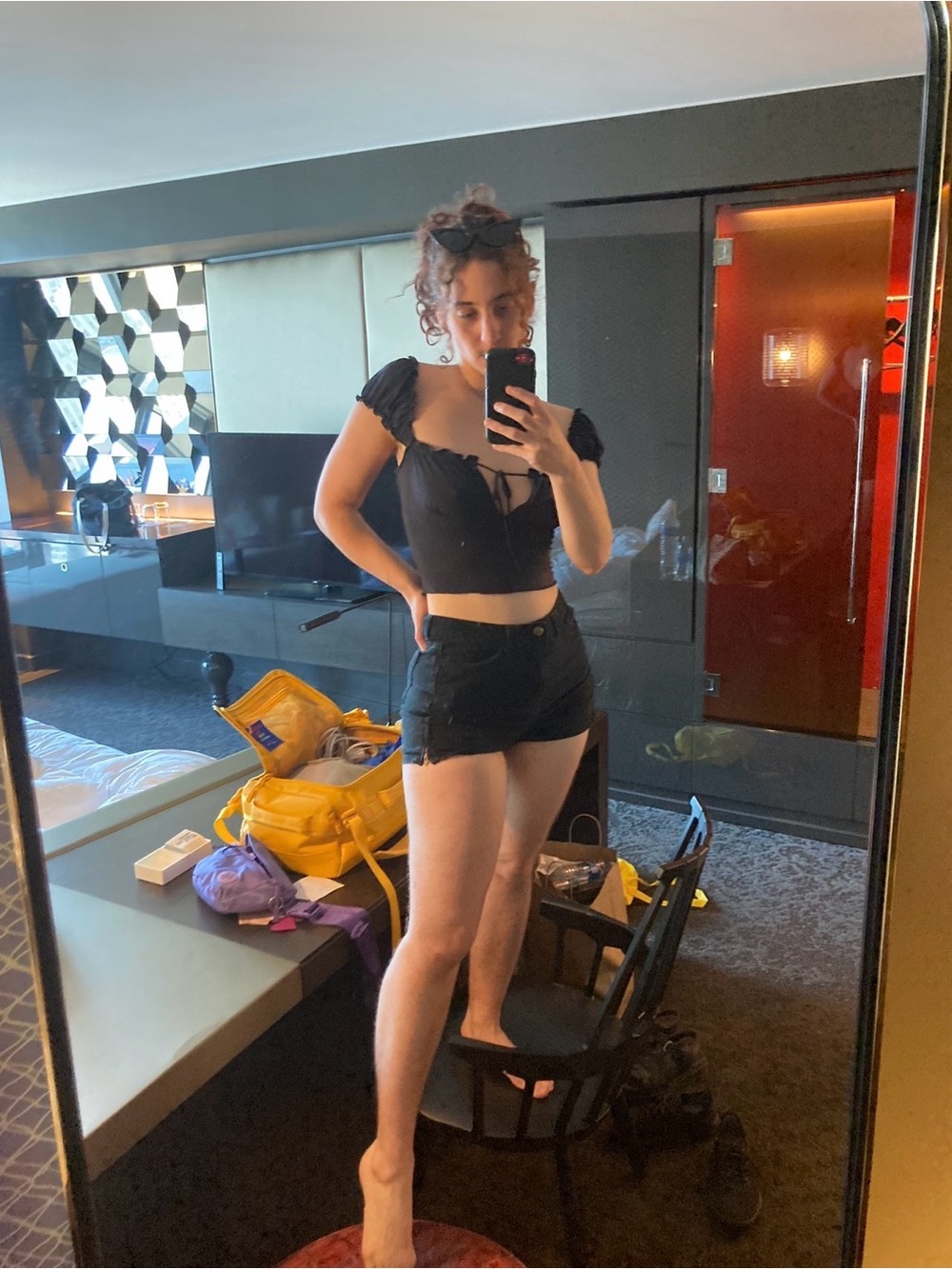 Urban Outfitters Black Tie-Front Puff Sleeve Crop Top - Picture 7 of 10